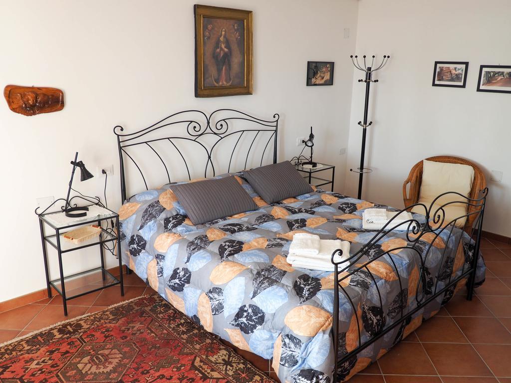 Tra Gli Ulivi Bed & Breakfast Pietra Ligure Room photo