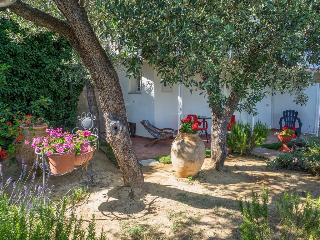 Tra Gli Ulivi Bed & Breakfast Pietra Ligure Exterior photo